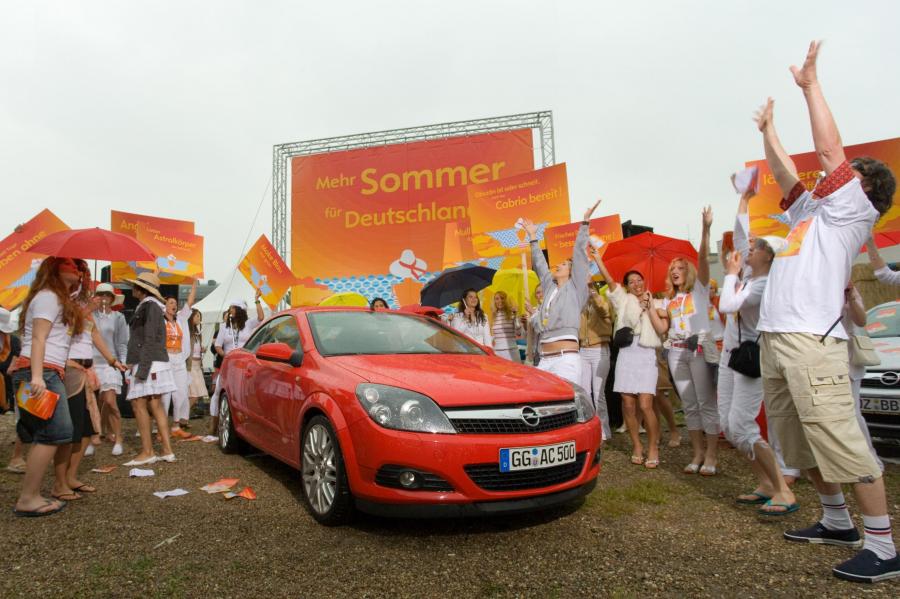  Opel Astra Twin Top 2007 года  (фото 12 из 131)